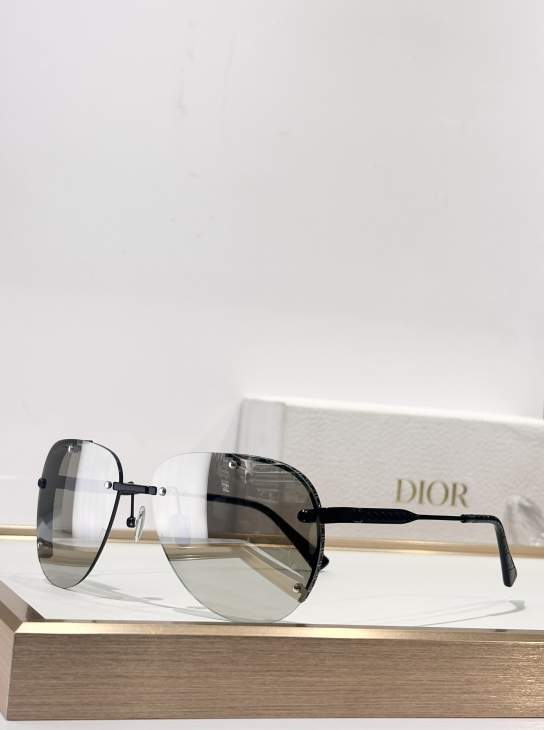 Picture of Dior Sunglasses _SKUfw77366843fw